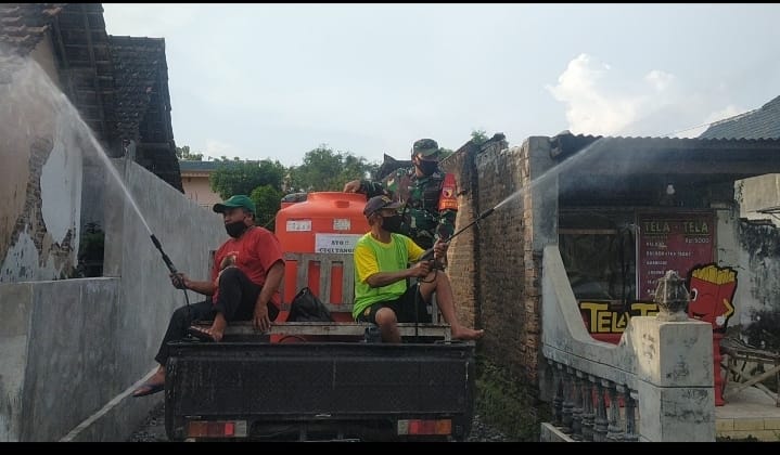 PENYEMPROTAN DESINFEKTAN PAMDEMI COVID 19